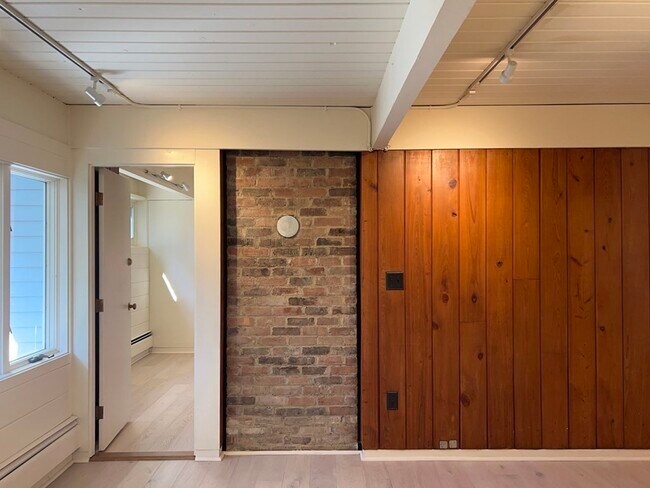 Building Photo - 7 Bowdoin St