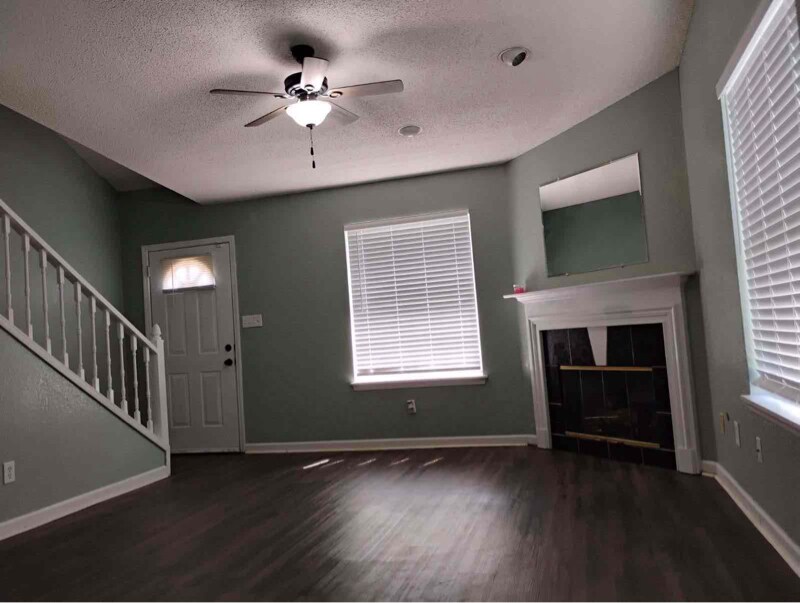Foto principal - 2498 Nugget Ln