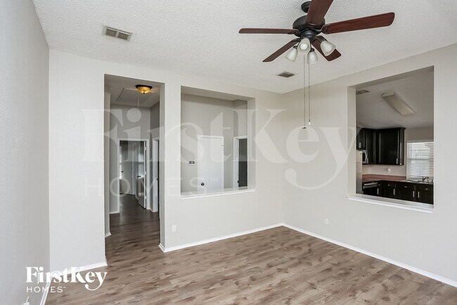 Building Photo - 10141 Chapel Ridge Dr