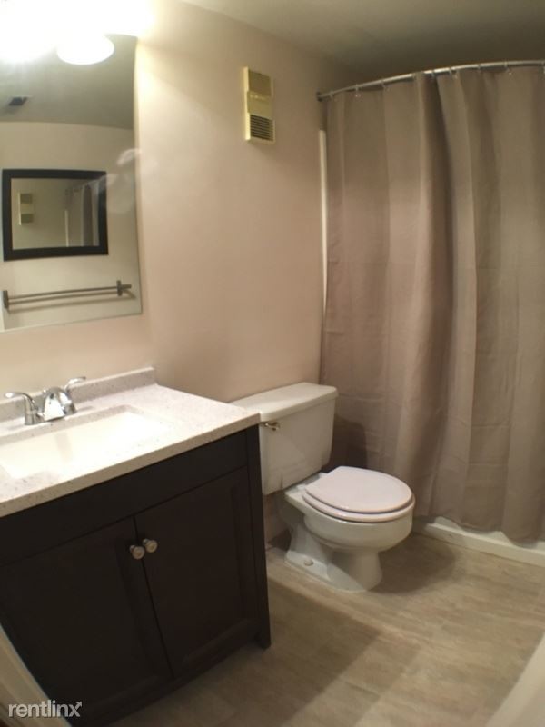 Building Photo - 2 br, 2 bath Apartment - 18 W. Lee Street
