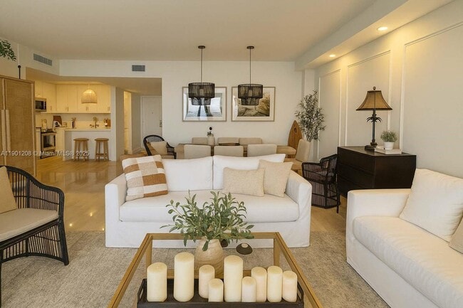 Foto del edificio - 8877 Collins Ave