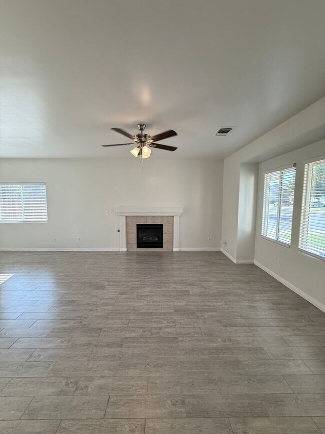 Foto del edificio - 3023 Boulder Ridge Ln