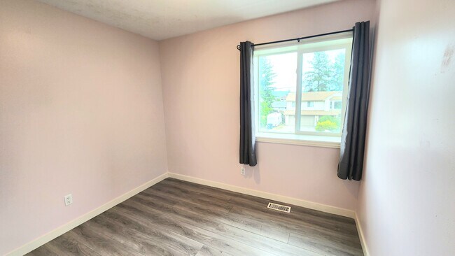 3rd bedroom - 3566 Lansbury Crt