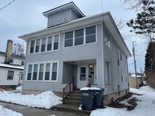Primary Photo - 711 Zimbal Ave
