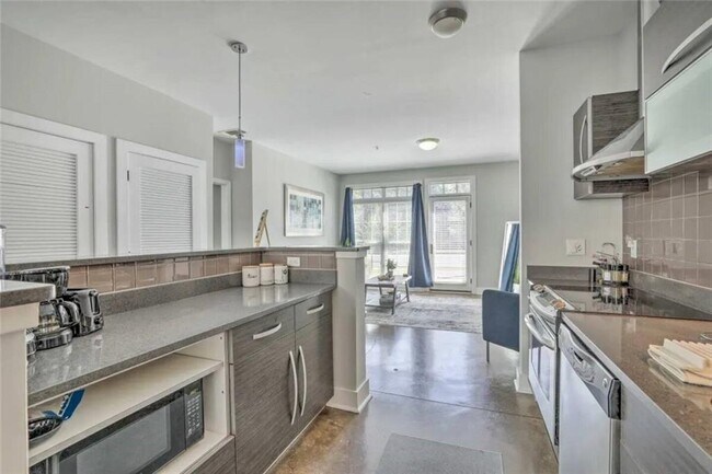 Building Photo - 1300 DeKalb Ave NE