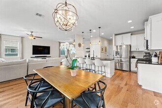 Building Photo - 2216 Capulet St