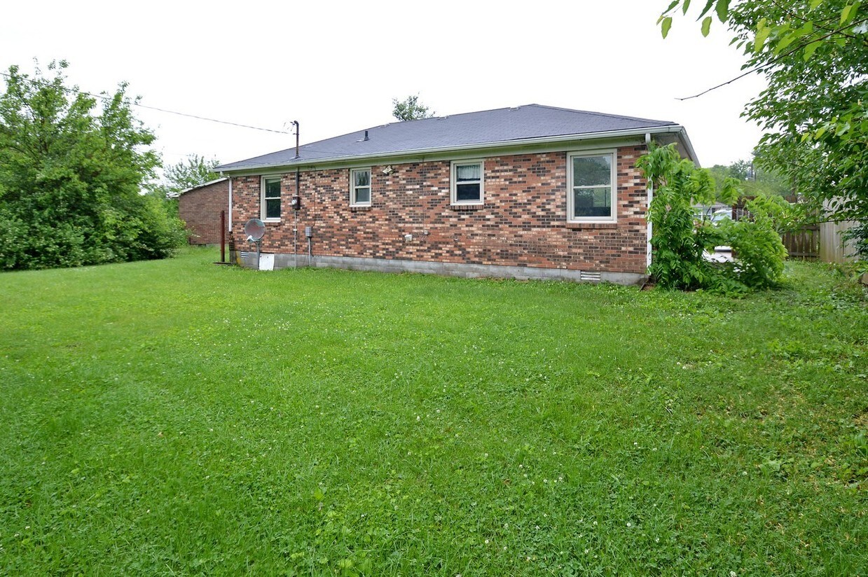 Primary Photo - 532 Betty Ct