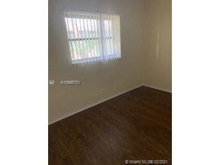 Building Photo - 240 NW 40th Ct
