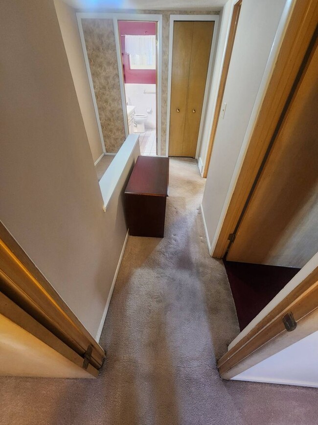 Building Photo - Charming 2-Bedroom Property in Prime Location