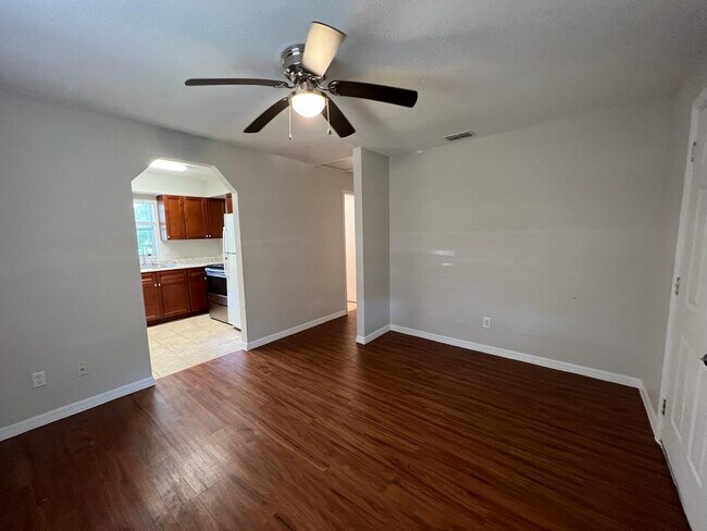 Foto del edificio - 5600 NE 32nd St