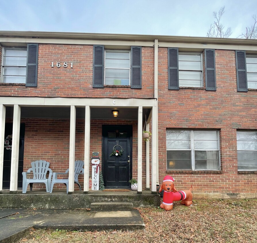 Exterior - 1681 Valley Ave