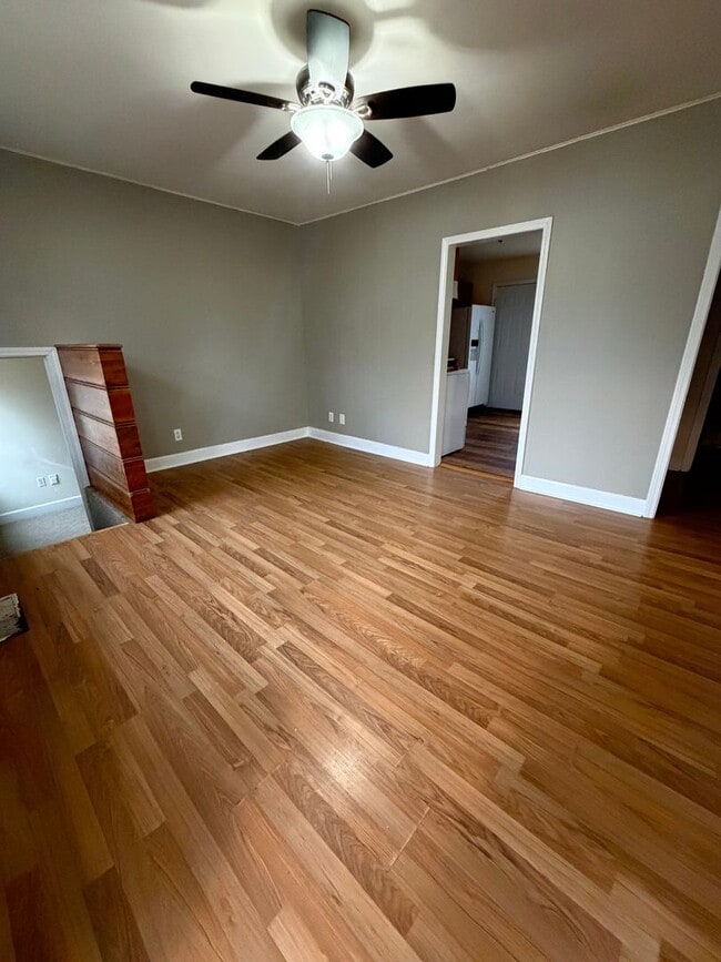 Foto del edificio - $1300 Move In Special