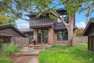 Building Photo - 6935 Helsem Way