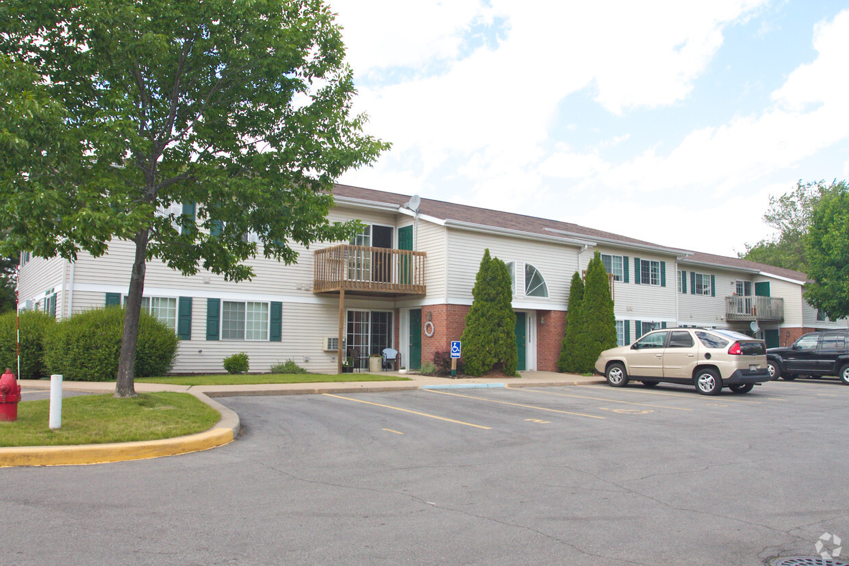 Primary Photo - Oak Ridge Apartments