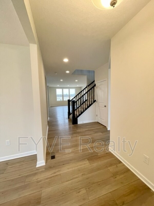 Building Photo - 236 Sunstone Ln