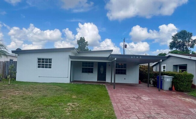 Foto del edificio - 3765 NE 18th Ave
