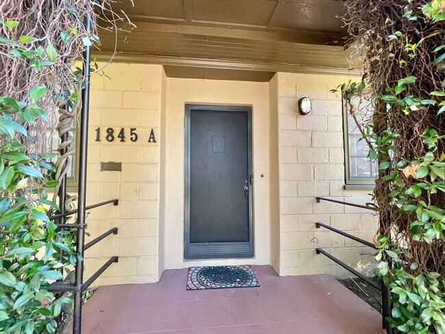 Foto del edificio - 1845 Brown St
