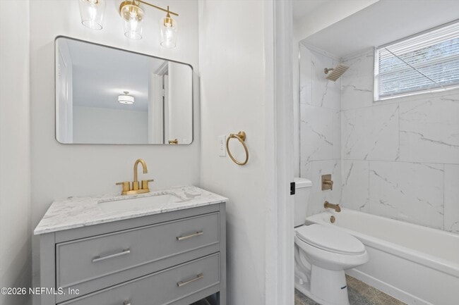 Foto del edificio - 3329 Mayflower St