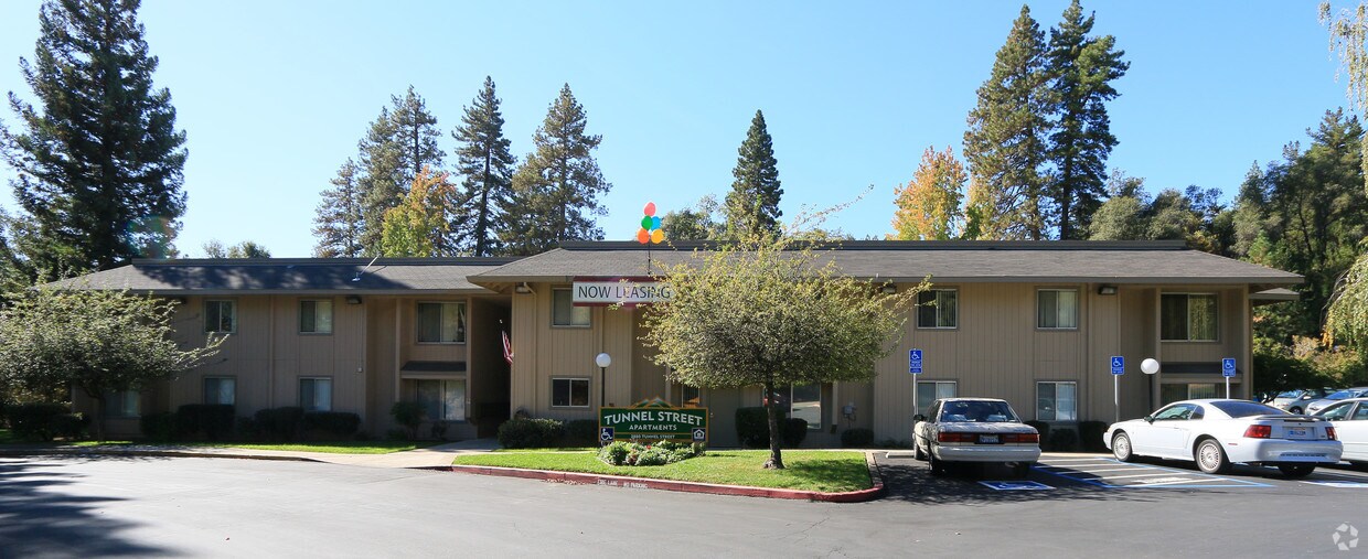 Foto del edificio - Tunnel Street Senior Apartments