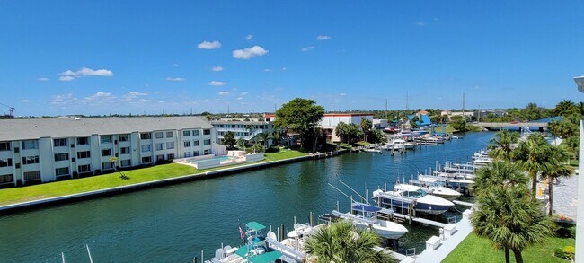 Building Photo - 108 Paradise Harbour Blvd