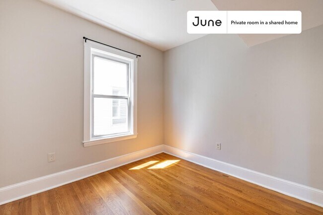 Building Photo - Room in Shared 3 bed/1 bath home