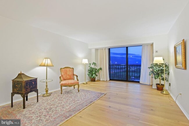 Foto del edificio - 1800 Old Meadow Rd