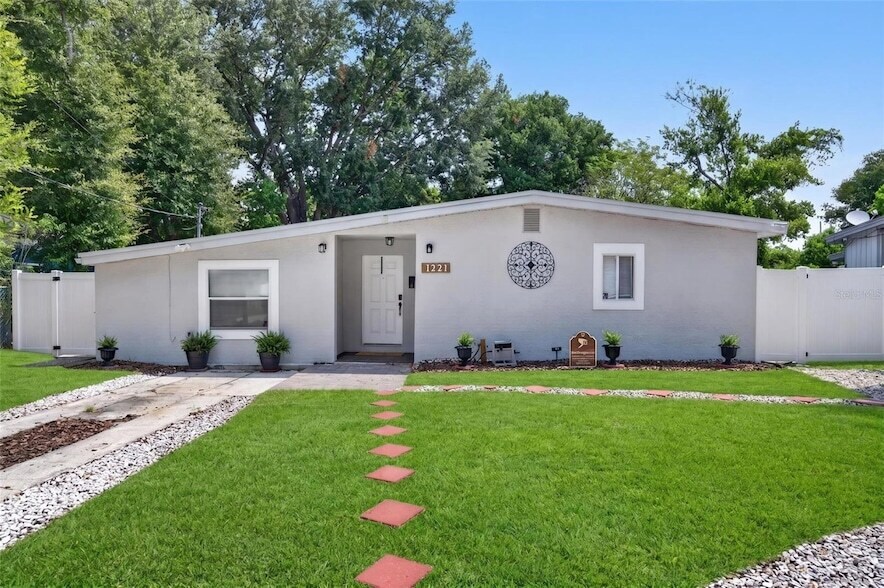 Primary Photo - 1221 Elinore Dr