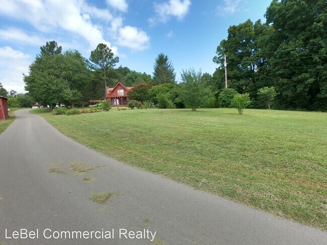 Building Photo - 3 br, 1 bath House - 345 Hugh Cameron Rd
