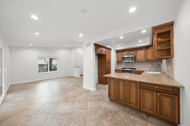 Foto del edificio - 1298 Tarryglen Ln