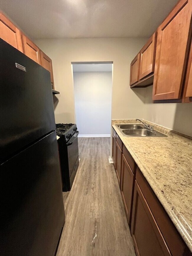 Foto del edificio - 2082 Fairmont Ct