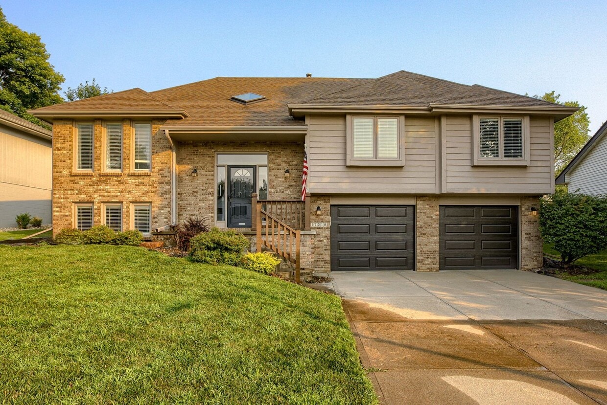 West Omaha Gem!! - West Omaha Gem!!