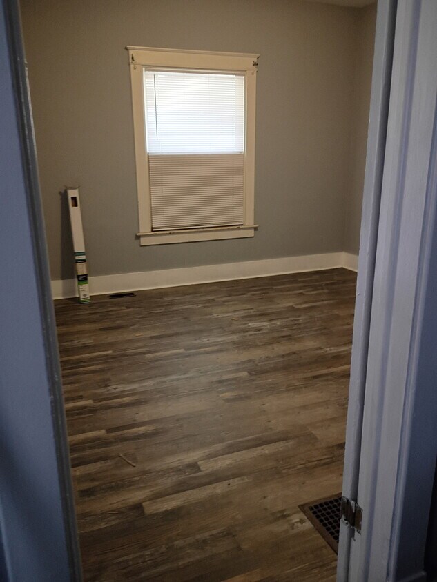 Building Photo - 2924 Schaal Ave