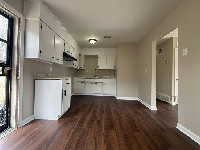 Foto del edificio - 256 Delta Rd