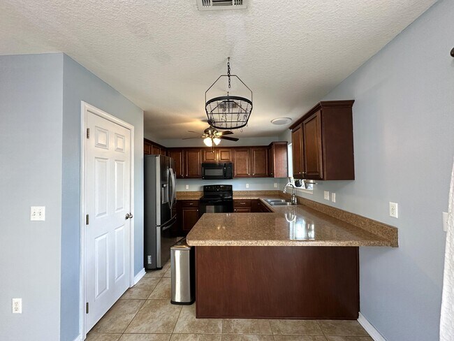 Foto del edificio - 417 Eisenhower Dr