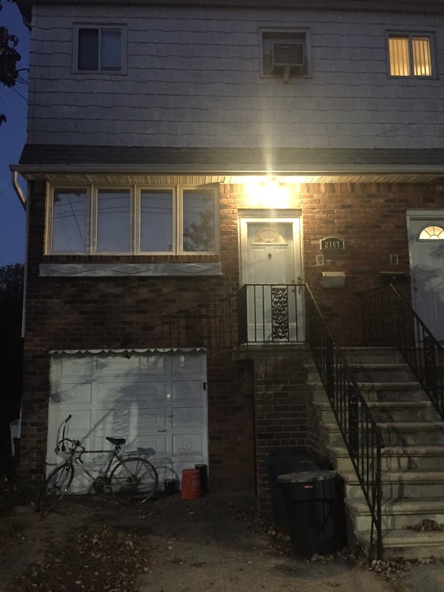 Primary Photo - 2167 E 74th St