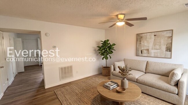Building Photo - 2163 Cheshire Dr