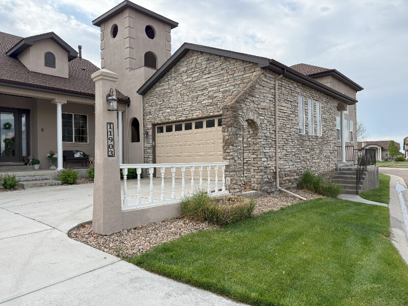 Foto principal - 11903 Mobile St
