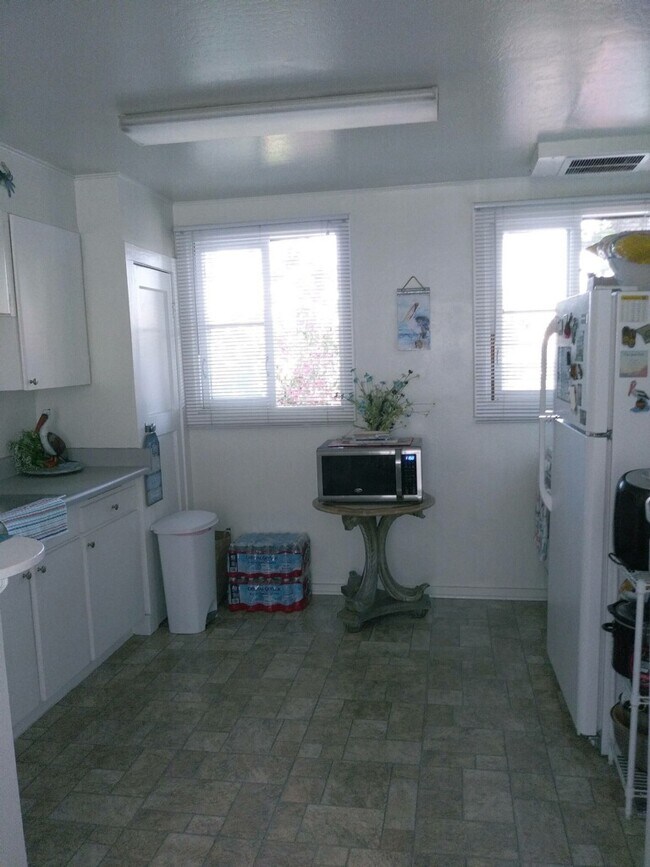 Kitchen - 2143 Galindo St