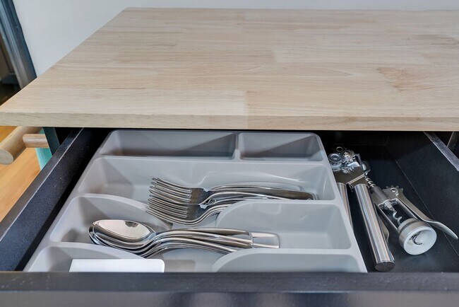 Building Photo - 165