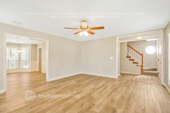 Foto del edificio - 3272 Summit Glen Dr