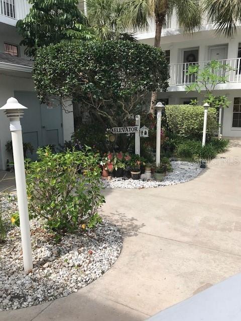 Foto del edificio - 6304 Pointe W Blvd W
