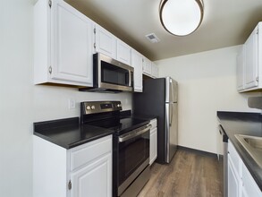 Kitchen - Botanica Cottages