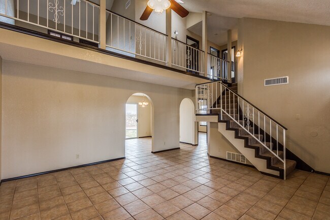 Building Photo - 2 story home with refrigerated air, locate...
