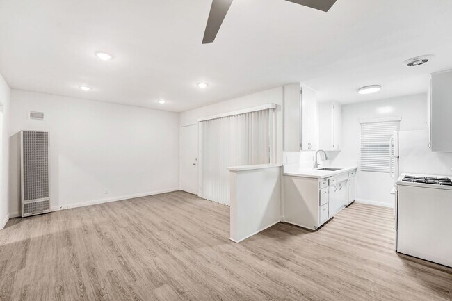 Building Photo - 1231 12th St