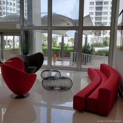 Building Photo - 5701 Collins Ave
