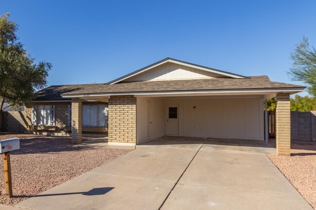 Photo - 1020 W Santa Cruz Dr House