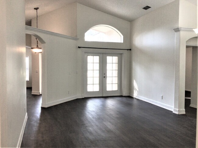 Foto del edificio - 882 Grand Hughey Ct