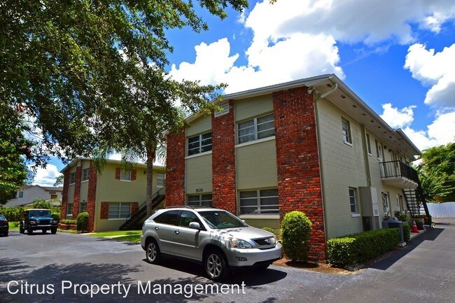 Building Photo - 3032 Fairway Ln