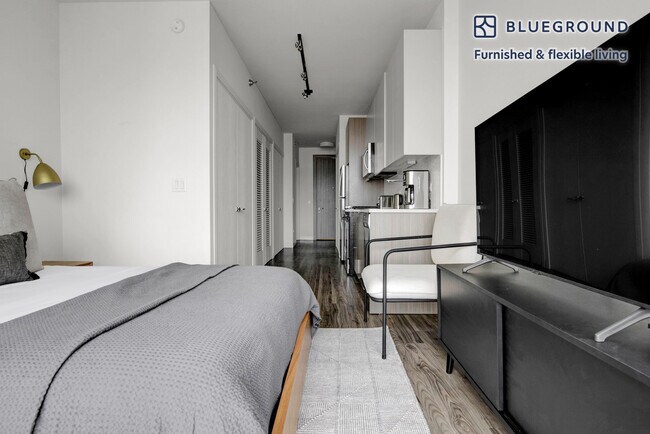 Building Photo - 1407 S Michigan Ave