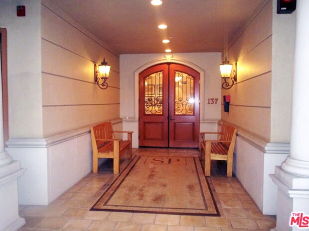Foto del edificio - 137 S Spalding Dr